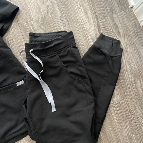 Black Figs Scrub Set - Picture 3 of 4